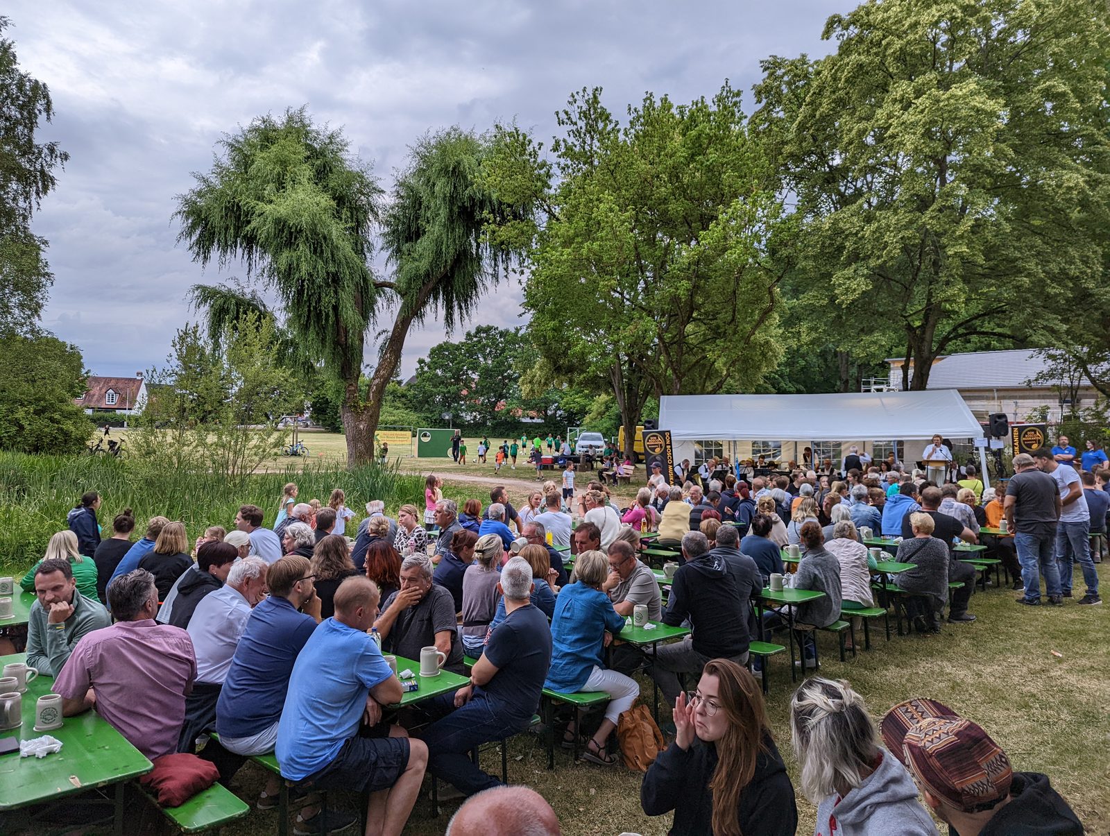 Johannisfeuer Besucher